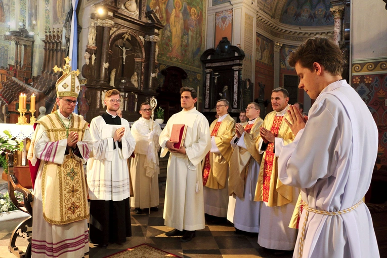 To jedna z najbardziej wzruszających uroczystych celebracji w świątyni katedralnej.