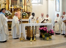 Eucharystia w kościele pw. św. Jacka w Kamieniu Śląskim.