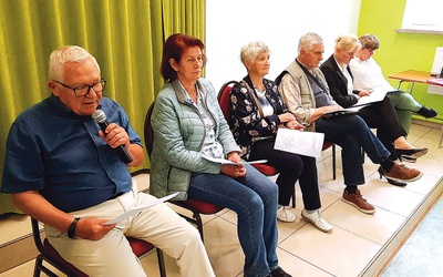 	Omówienie prac w grupach podczas ostatniego spotkania w parafii pw. Pierwszych Męczenników Polski w Gorzowie Wlkp.