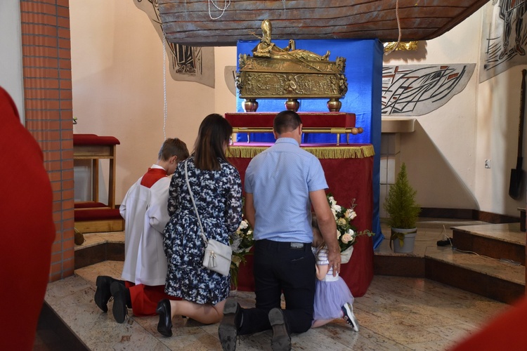 Przywitanie relikwii św. Wojciecha w kościele św. Jana z Kęt w Rumi