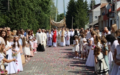 Połaniec. Procesja pełna tradycji i zaangażowania wspólnoty