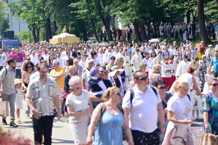 Olsztyn. Uroczystość Najświętszego Ciała i Krwi Chrystusa