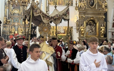 Boże Ciało w Łowiczu - Msza św.