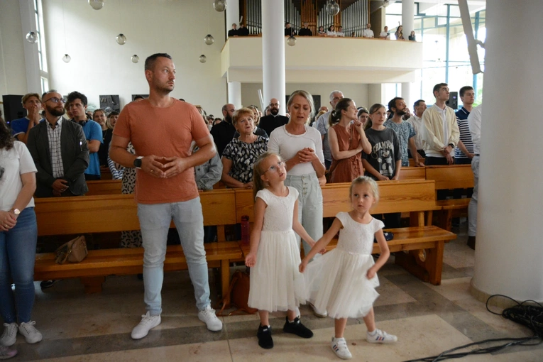 Uwielbienie w wieczór Bożego Ciała w Opolu