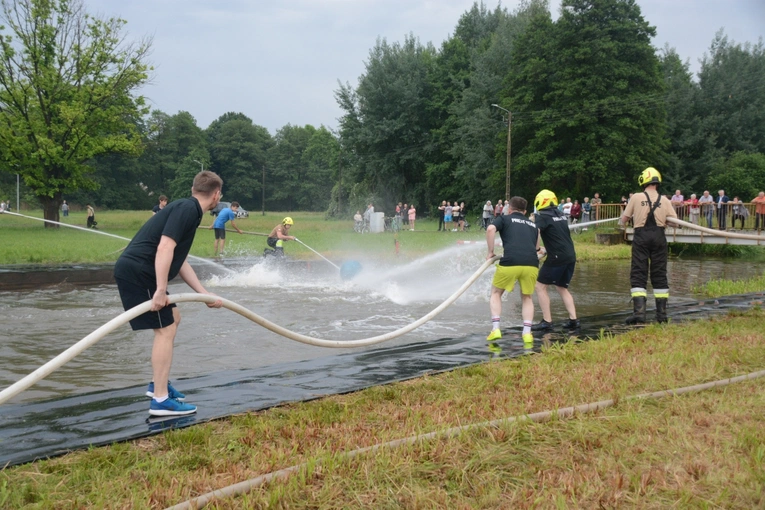 Wasserball w Przechodzie, czyli księża kontra strażacy