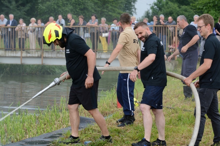 Wasserball w Przechodzie, czyli księża kontra strażacy