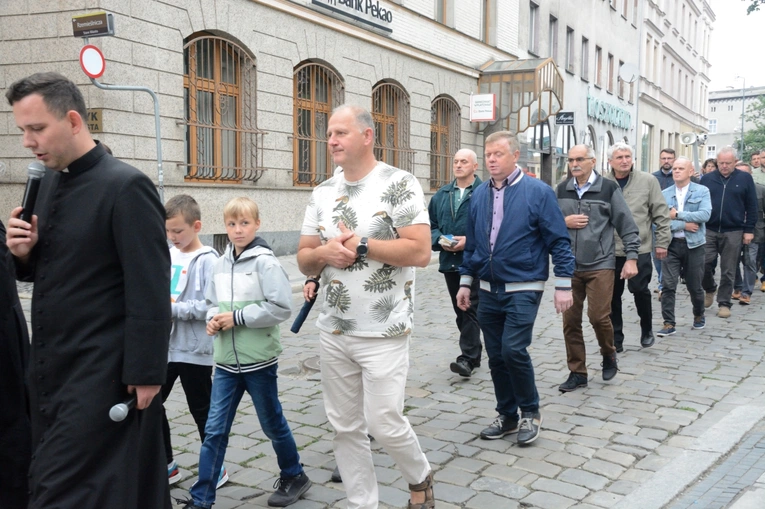 Męski Różaniec w Opolu