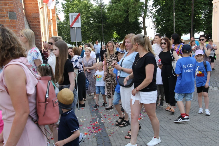 Płock. Dzień Dziecka w ogrodzie biskupim