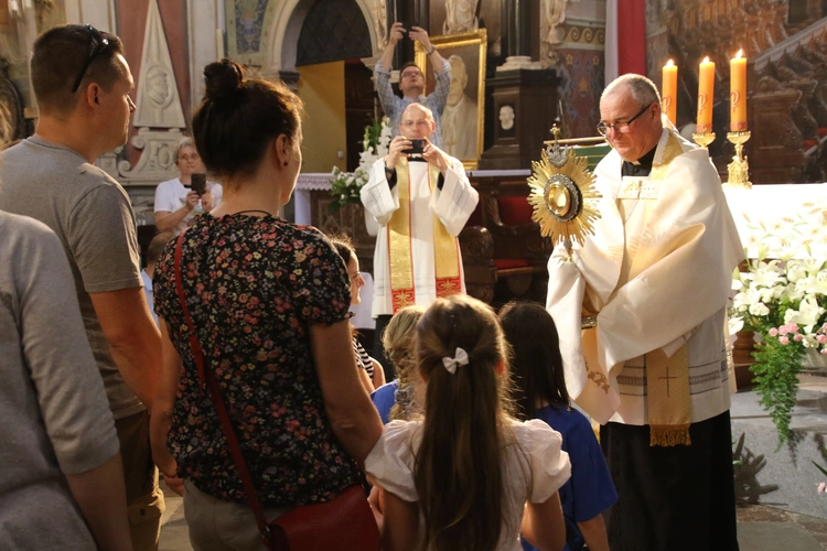 Płock. Dzień Dziecka w ogrodzie biskupim