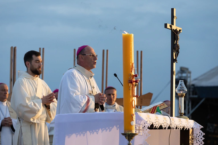 Kościół młodych na Polach Lednickich