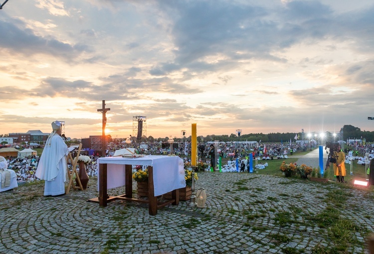 Kościół młodych na Polach Lednickich