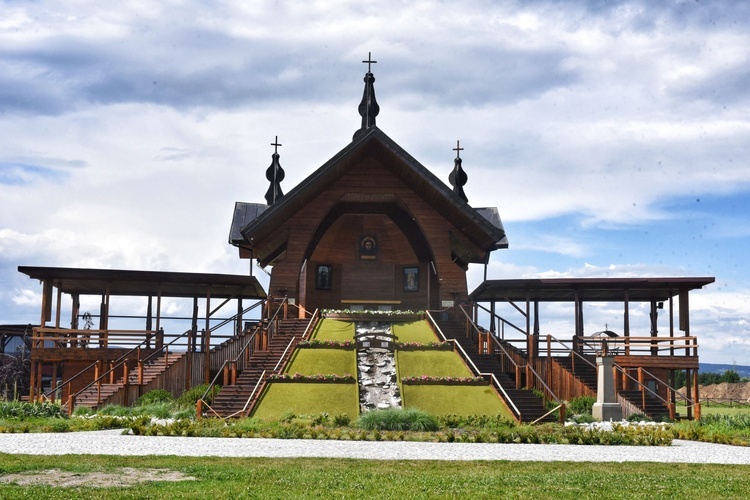 Ołtarz papieski w Starym Sączu