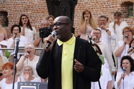 Deszczowa próba wiary w wydaniu gospel