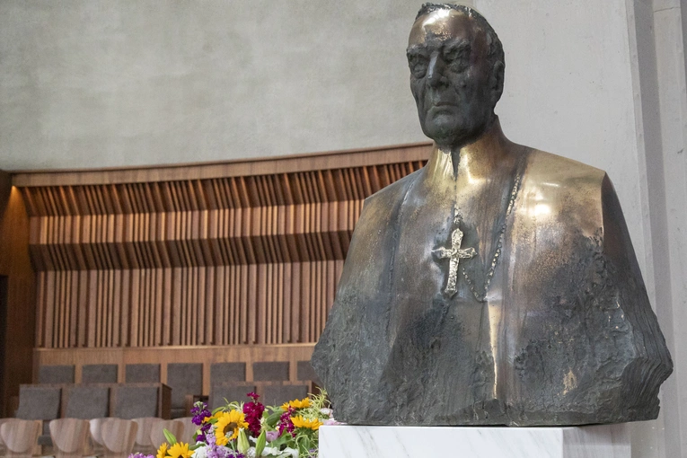 Wieńczą koronę polskich świętych