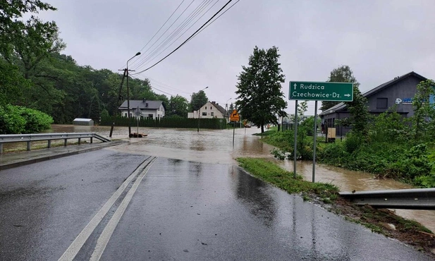 Bielsko-Biała. Alarm powodziowy w mieście i liczne podtopienia w powiecie