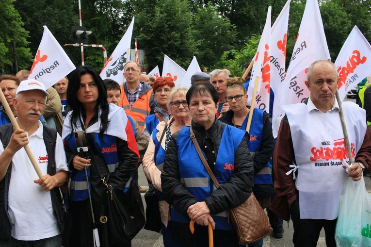 Protest przeciwko likwidacji Walcowni Rur Andrzej w Zawadzkiem