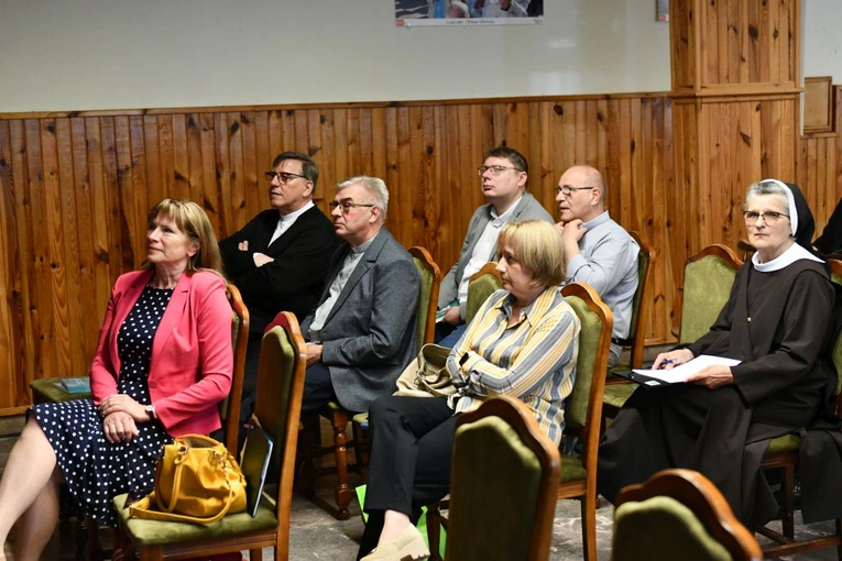 Konserwatorzy z całej Polski w Rokitnie