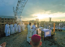 Wspólna Eucharystia  jest centralnym punktem każdego spotkania.