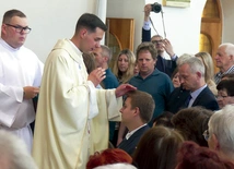 Podczas błogosławieństwa prymicyjnego.