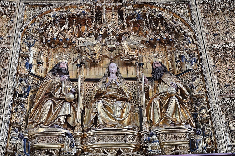 Scena koronacji Najświętszej Maryi Panny to centralny fragment dzieła.