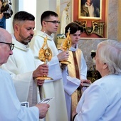 Uroczystości jubileuszowe zakończyły się odmówieniem specjalnej modlitwy w intencji seniorów, a także błogosławieństwem relikwiami św. Jana Pawła II.