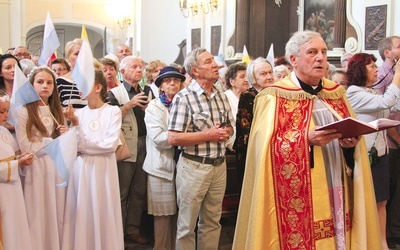 Duchowny zmarł w wieku 71 lat, w 47. roku kapłaństwa.