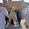 Po Mszy św. wszyscy zebrani przeszli w tradycyjnej procesji przez centrum Wrocławia.