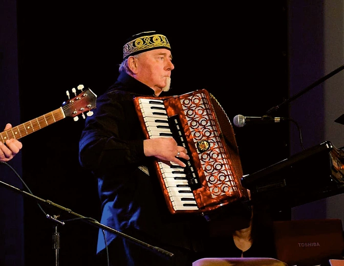 Zagrać potrafił na wszystkim.