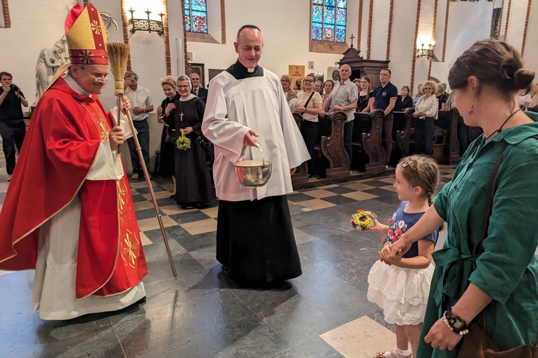 Msza św. inaugurująca wystawę o bł. Jerzym Popiełuszko