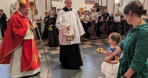 Msza św. inaugurująca wystawę o bł. Jerzym Popiełuszko