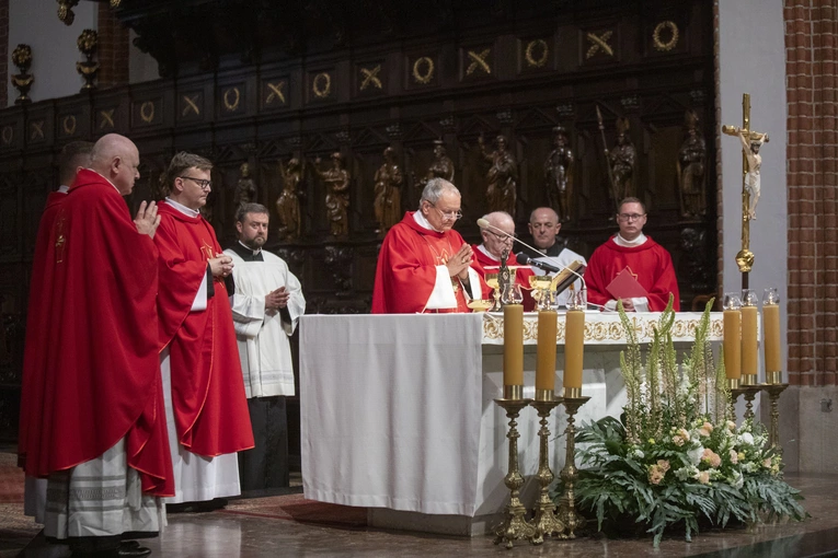 Msza św. inaugurująca wystawę o bł. Jerzym Popiełuszko