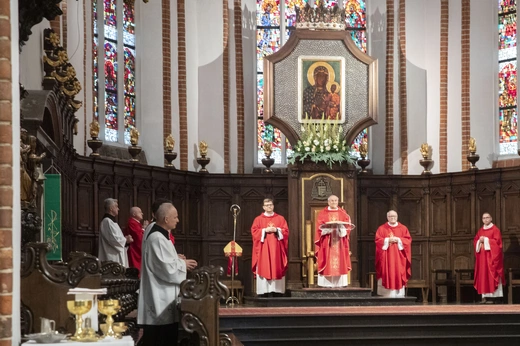 Msza św. inaugurująca wystawę o bł. Jerzym Popiełuszko