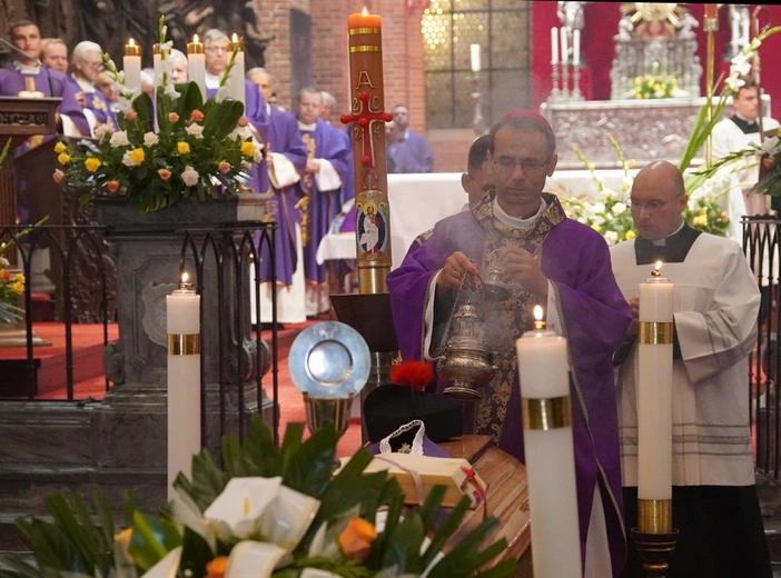 Msza św. pogrzebowa w intencji śp. ks. prałata Stanisława Paszkowskiego