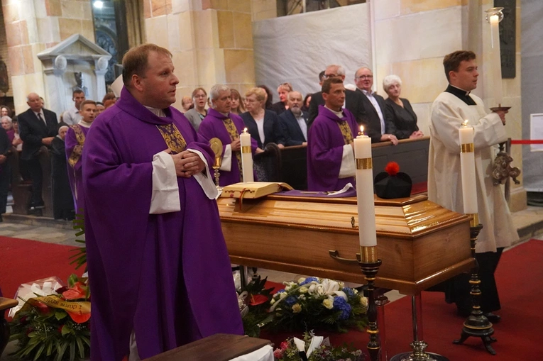 Msza św. pogrzebowa w intencji śp. ks. prałata Stanisława Paszkowskiego