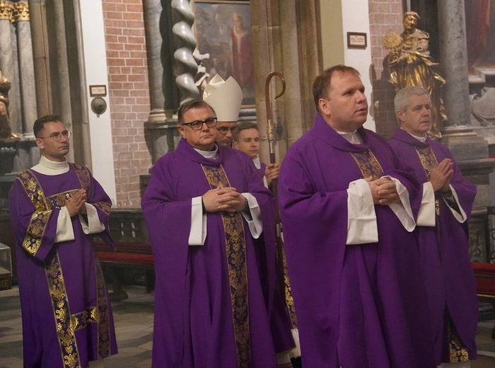 Msza św. pogrzebowa w intencji śp. ks. prałata Stanisława Paszkowskiego