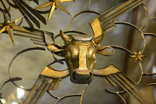 Złota krata w kościele Świętej Rodziny w Branicach