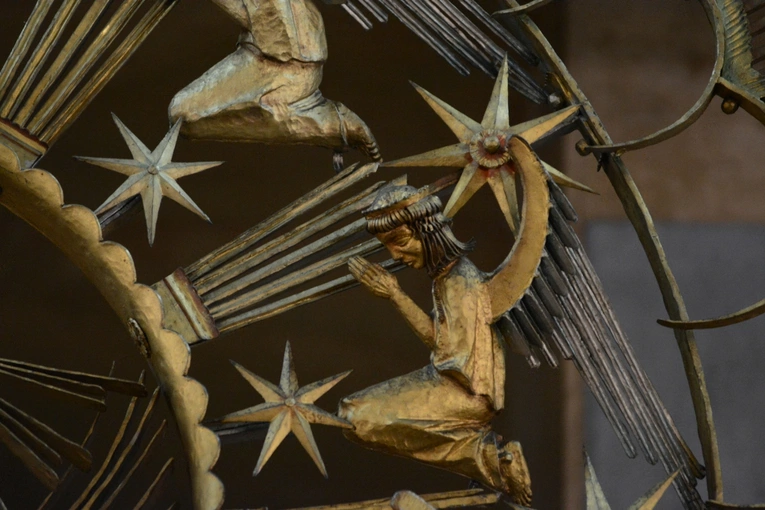 Złota krata w kościele Świętej Rodziny w Branicach