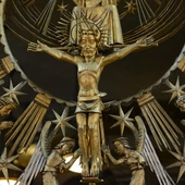 Złota krata w kościele Świętej Rodziny w Branicach