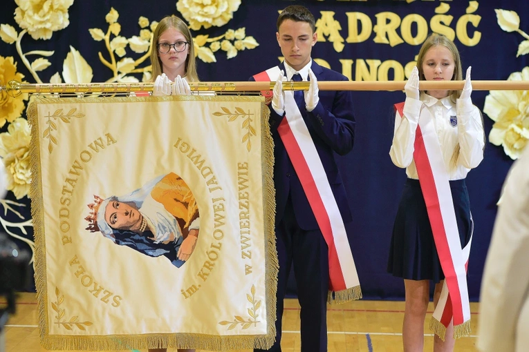 Zwierzewo. Szkoła Podstawowa im. Królowej Jadwigi