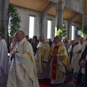 Msza św. w kościele NSPJ w Niestępowie