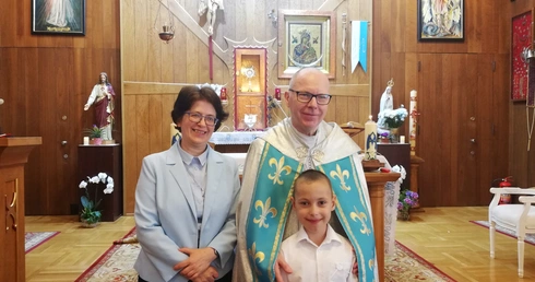 Niosą dzieciom Jezusa. O każdej porze dnia i nocy