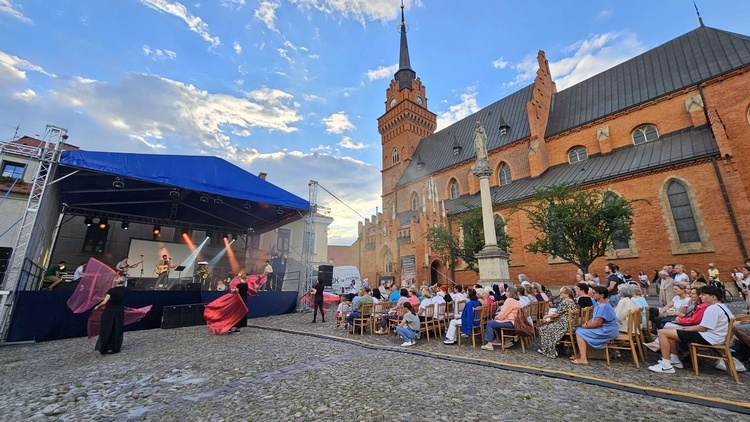 Koncert na Placu Katedralnym