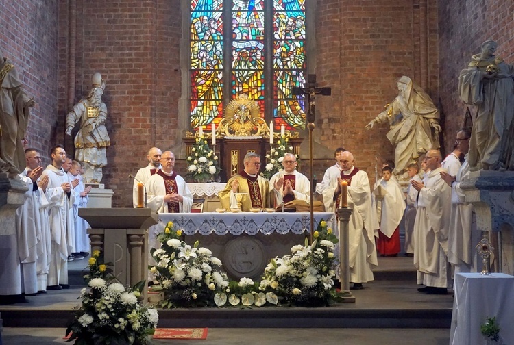 Pielgrzymka rodzin do sanktuarium Matki Bożej Pokornej