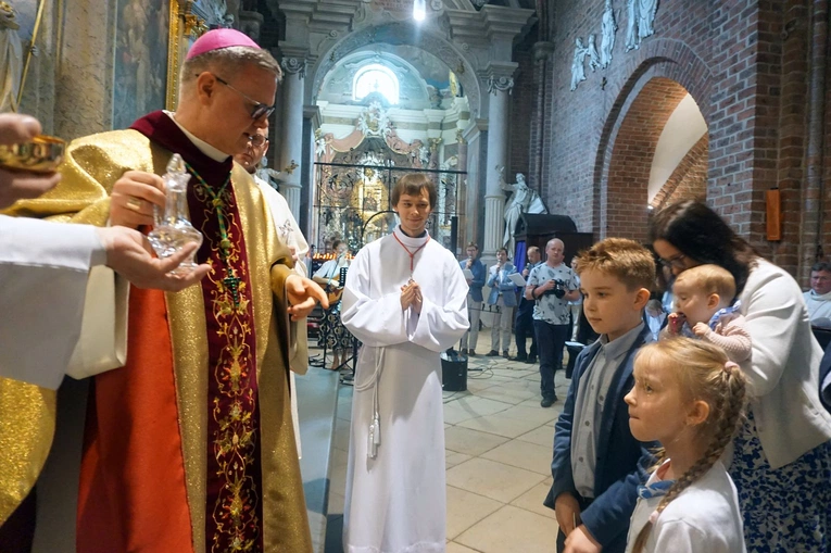 Pielgrzymka rodzin do sanktuarium Matki Bożej Pokornej