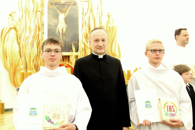 Tarnów. Błogosławieństwo nadzwyczajnych szafarzy Komunii św. 2024
