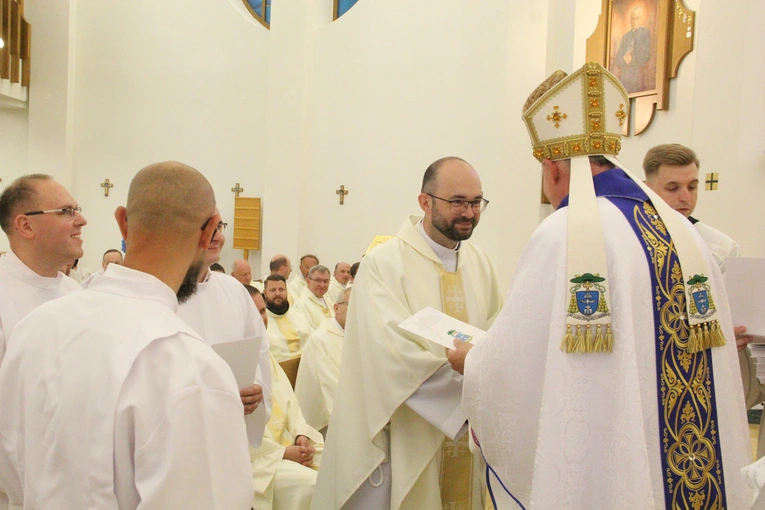 Tarnów. Błogosławieństwo nadzwyczajnych szafarzy Komunii św. 2024