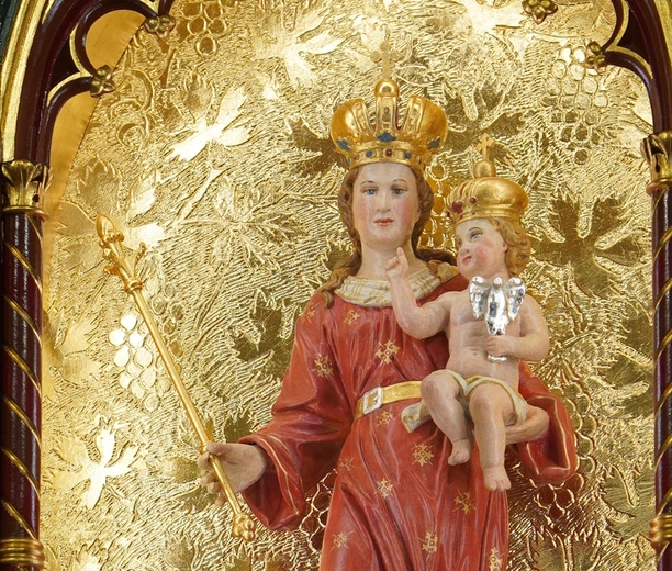 NMP Osobowicka - Królowa Pokoju. Miejsce spotkania bogactwa historii i piękna przyrody