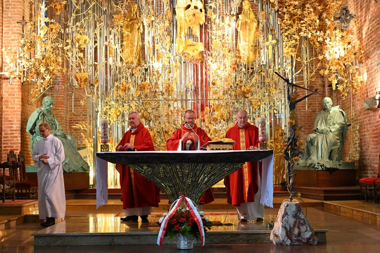 Uroczystości 40. rocznicy śmierci bł. Jerzego Popiełuszki w bazylice św. Brygidy