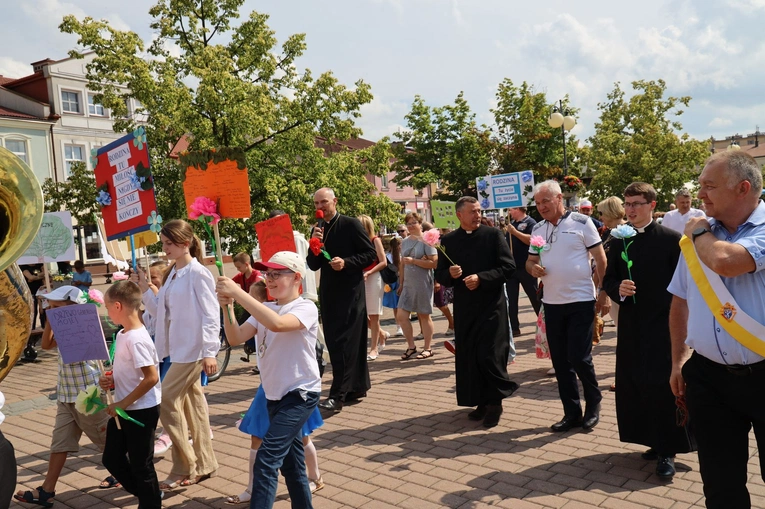 Familiada i Marsz dla Życia i Rodziny w Tarnobrzegu