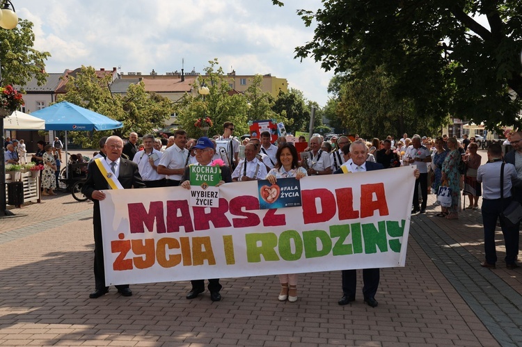 Familiada i Marsz dla Życia i Rodziny w Tarnobrzegu